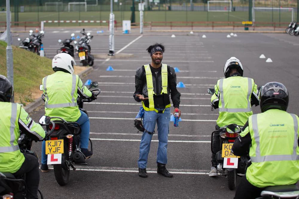 do you need a cbt to drive a moped